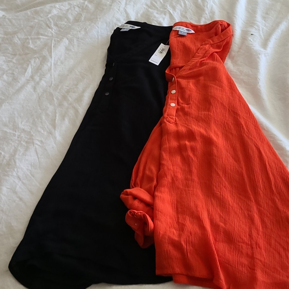 Two lightweight tunis one orange, one black